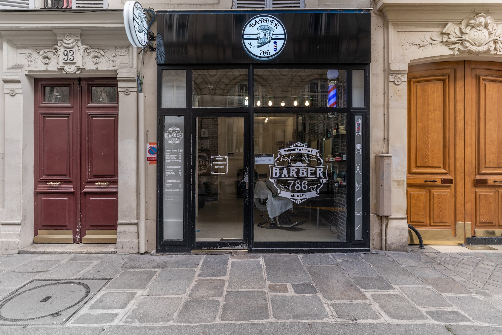 La devanture du barbershop Barber 786, rue Sedaine à Paris